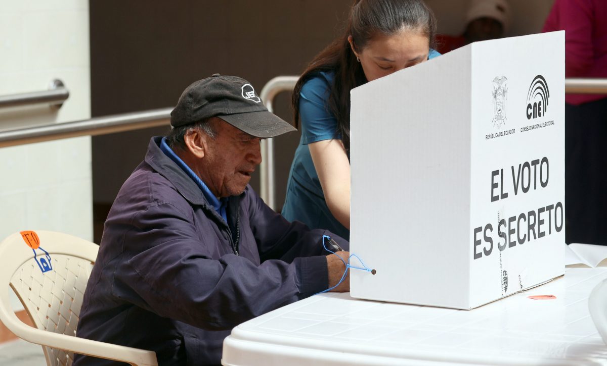 Voto en Casa Ecuador 2025: 490 electores votan anticipadamente el 14 de noviembre. FOTO: API.