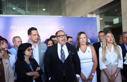Rueda de Prensa del Bloque de la Revolución Ciudadana, sobre la situación de Jorge Glas en la cárcel del Encuentro. Fotos: API / Rolando Enríquez