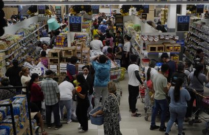 Ventas en Ecuador: Inyección de liquidez por el bono navideño dispara las cifras de comercio antes de cerrar el 2025.