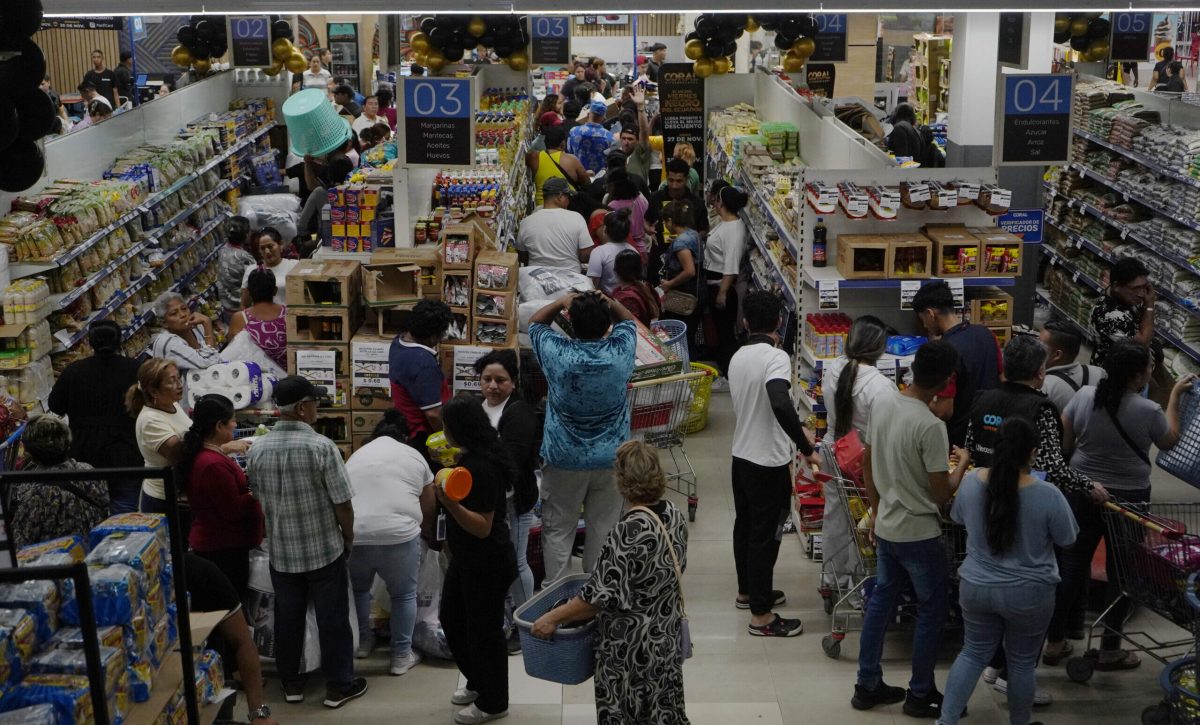 Ventas en Ecuador: Inyección de liquidez por el bono navideño dispara las cifras de comercio antes de cerrar el 2025.