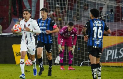 Liga vence a Independiente del Valle con remontada en los minutos finales
API / DANIEL MOLINEROS