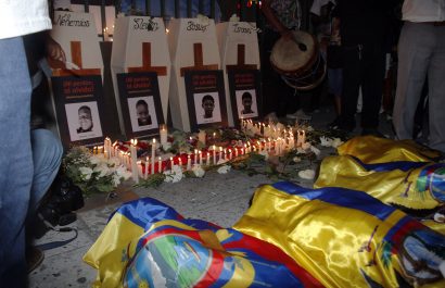 En memoria de los 4 niños de Las Malvinas, quienes fueron desaparecidos y luego asesinados; familiares y organizaciones de Derechos Humanos realizan, caminata, ceremonia y vigilia, al conmemorarse un año de su desaparición. Fotos: Alejandro Baque/API