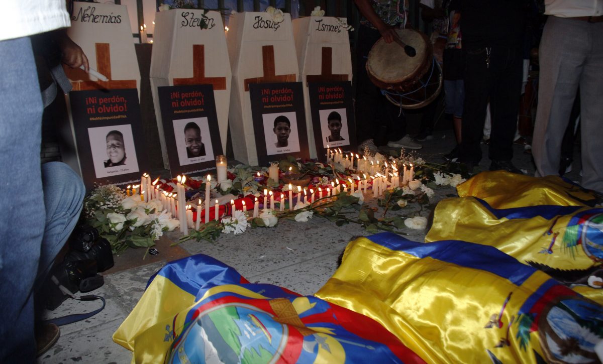 En memoria de los 4 niños de Las Malvinas, quienes fueron desaparecidos y luego asesinados; familiares y organizaciones de Derechos Humanos realizan, caminata, ceremonia y vigilia, al conmemorarse un año de su desaparición. Fotos: Alejandro Baque/API