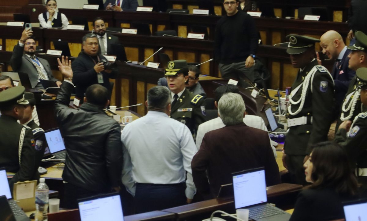 Quito, martes 6 de enero del 2026
Pleno de la Asamblea Nacional trata el Proyecto de Ley Orgánica de Repetición.
Fotos: API / ROLANDO ENRÍQUEZ