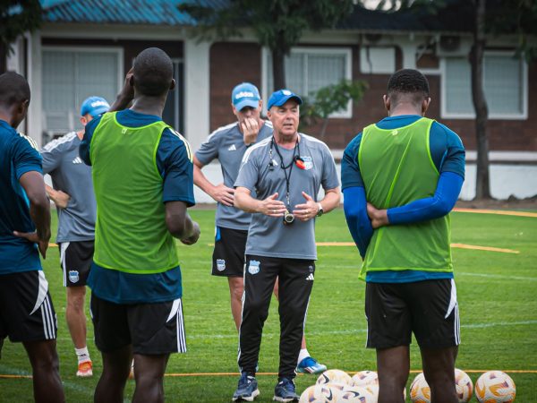 Emelec no cierra el mercado de fichajes