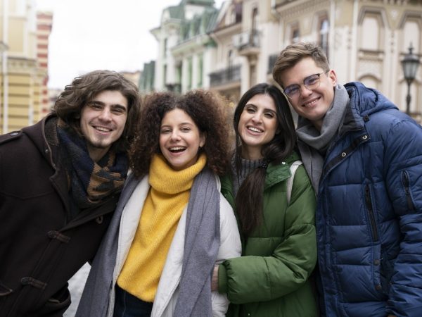 300 vacantes para jóvenes ecuatorianos en el Programa de Vacaciones por Trabajo en Francia: ¿cómo conseguir un cupo?