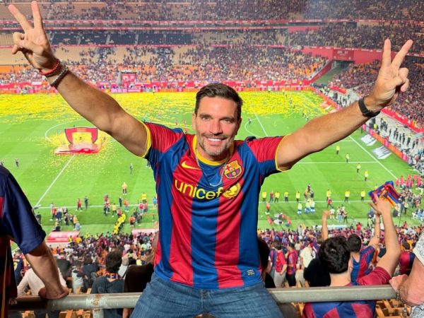 Julián Gil eternizo a Messi en su piel con un tatuaje de su autógrafo