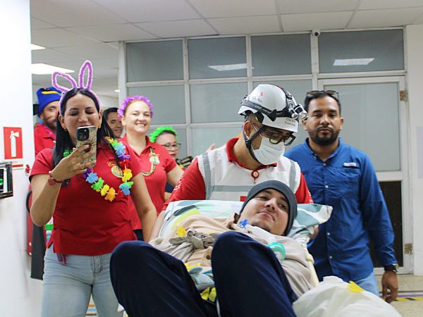 Gutiérrez Cardoza de 29 años sobrevivió a cuadriplejia y salió de UCI después de 1.245 días