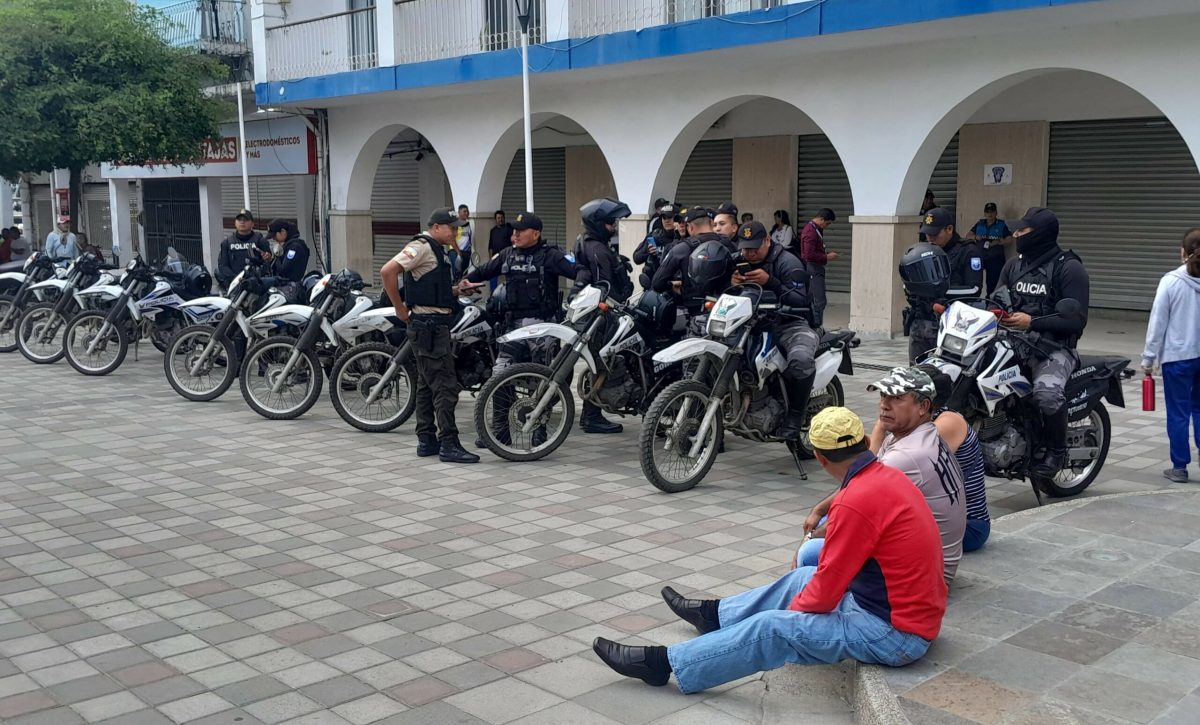 Obreros municipales levantan protestas