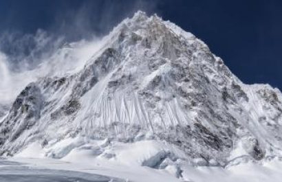 Dos alpinistas mueren por agotamiento y mal de altura en el Everest