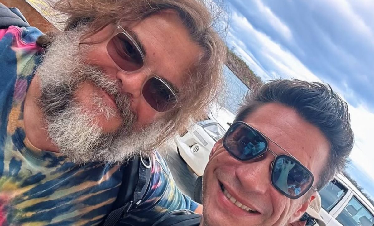 Encuentro inesperado en las Islas Galápagos: El actor ecuatoriano Marcelo Varas se fotografía con Jack Black