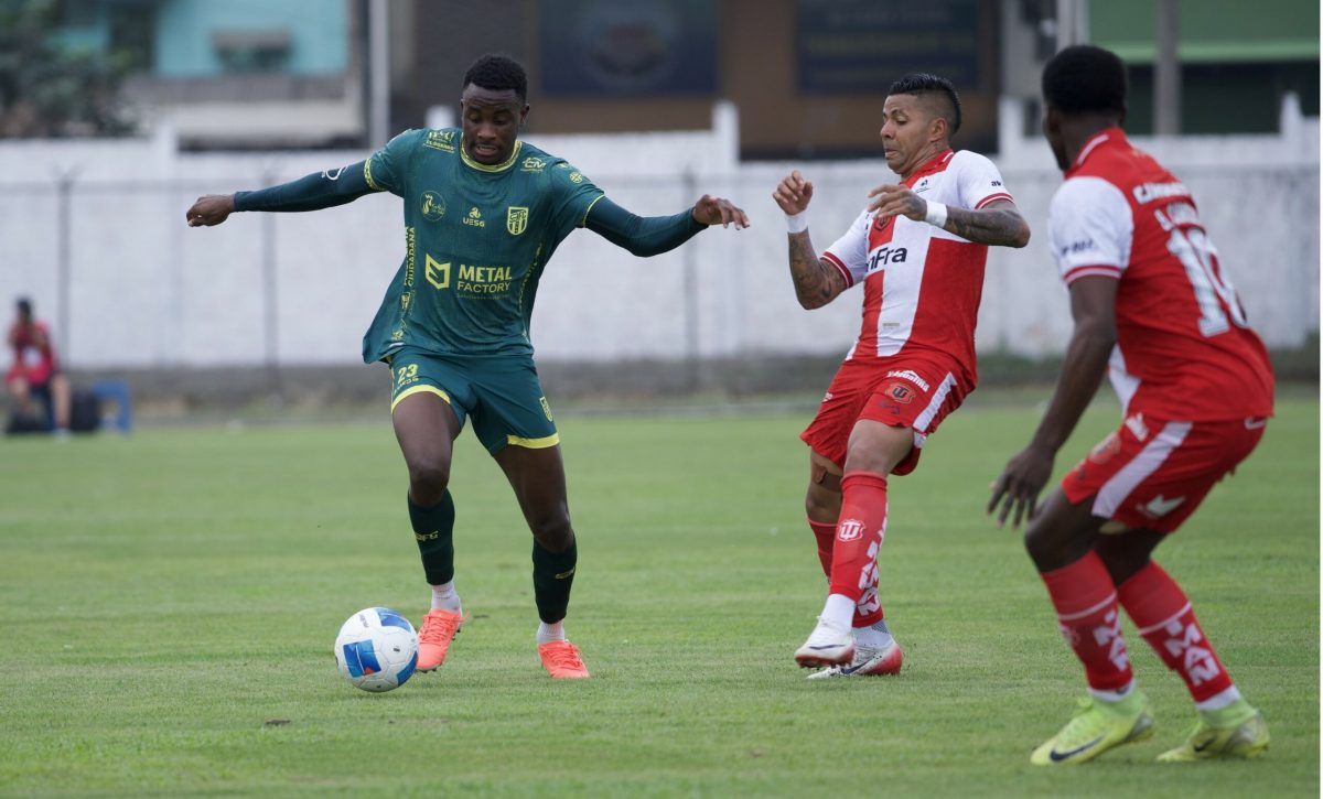 9 de Octubre clasifica a octavos tras superar a Técnico Universitario en La Troncal