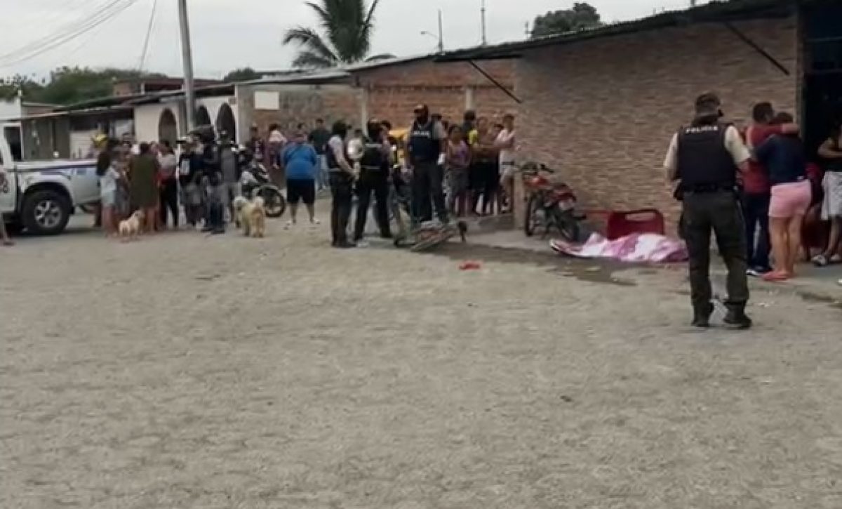 A Erick Gudiño Tigua, de 25 años, lo asesinaron la tarde de este lunes 15 de diciembre de 2025 en la ciudadela 20 de Mayo, en el cantón Manta.