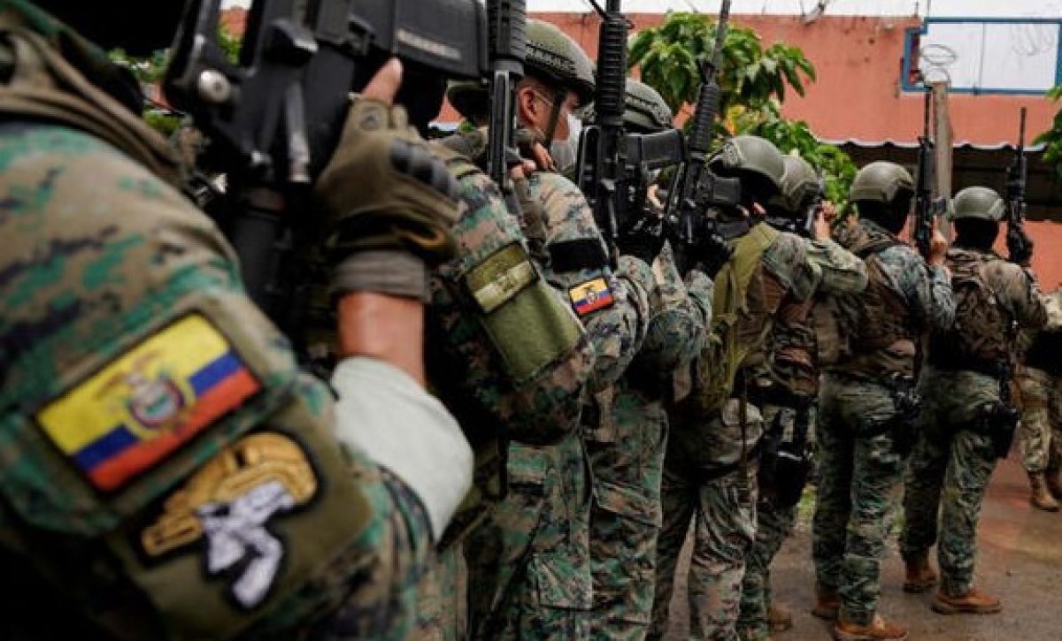A una oficial mujer de 34 años, miembro del Grupo de Contrainteligencia Militar del Comando Conjunto de las Fuerzas Armadas, la hirieron de bala.