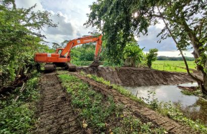 Para la construcción de las albarradas, el Ministerio de Agricultura dispuso una maquinaria.