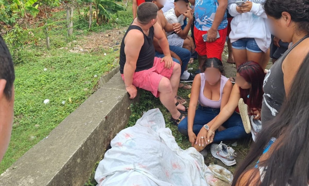 Accidente en Portoviejo: Motociclista muere y su acompañante agoniza tras fatal choque en el sitio El Jobo. (El Diario)