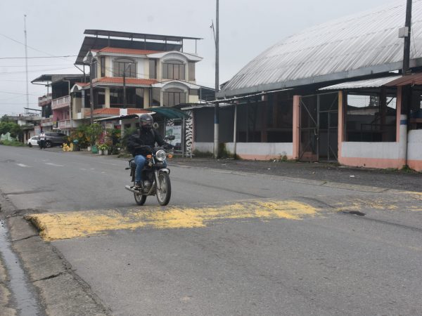 Agua todo el día, pero sin alcantarillado así viven en San Pablo de Chila