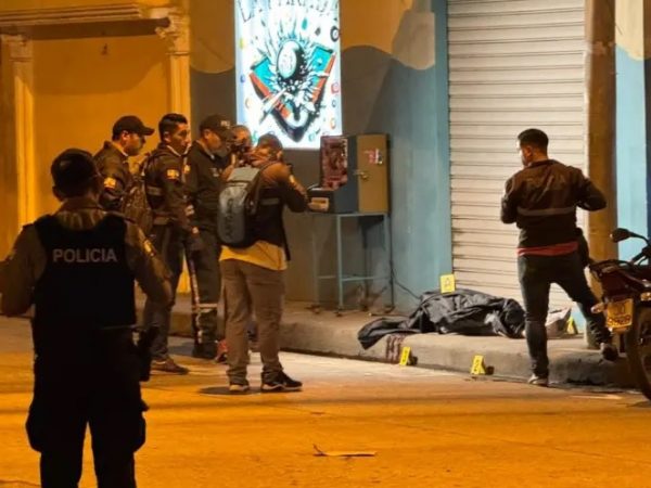 Al menos seis personas resultaron asesinadas la noche del jueves 6 de noviembre en un billar ubicado en el norte de Machala, provincia de El Oro.