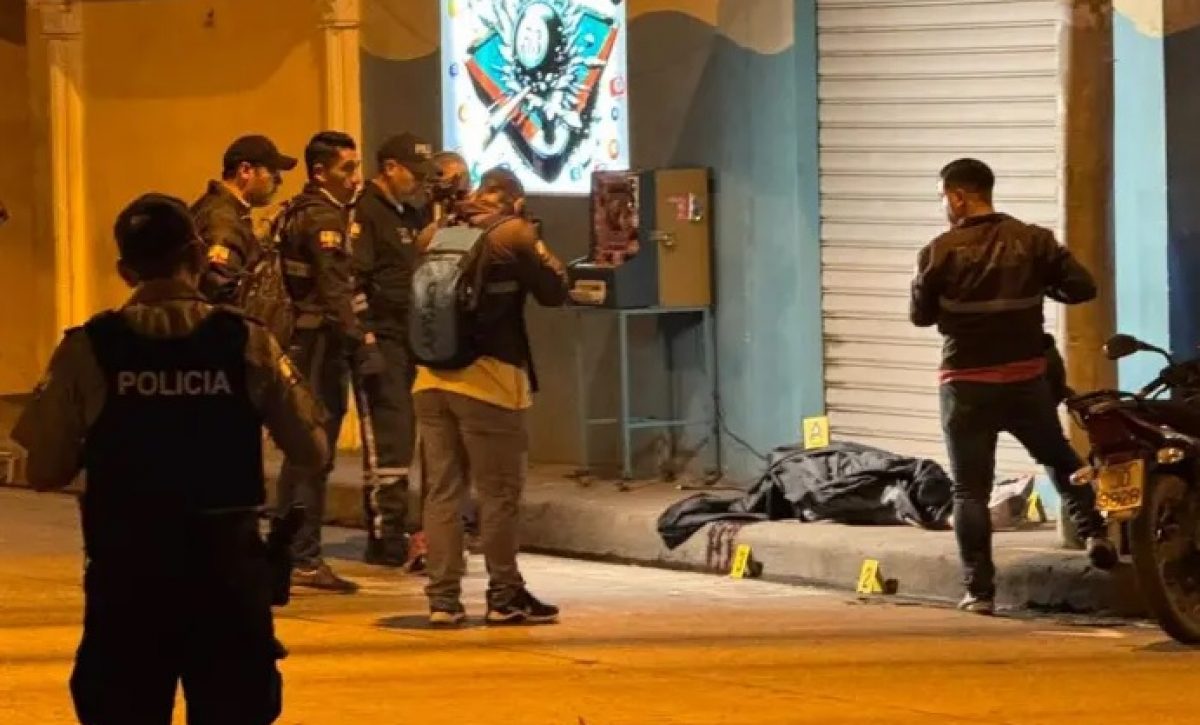 Al menos seis personas resultaron asesinadas la noche del jueves 6 de noviembre en un billar ubicado en el norte de Machala, provincia de El Oro.
