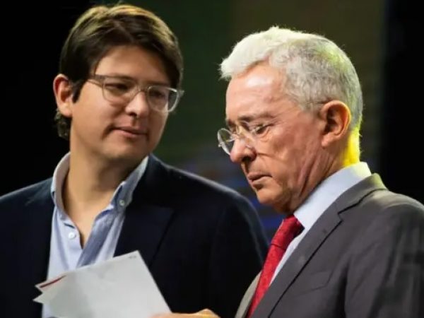Álvaro Uribe Vélez, expresidente colombiano denunció este lunes 9 de junio sobre la advertencia sobre la preparación de un atentado en su contra