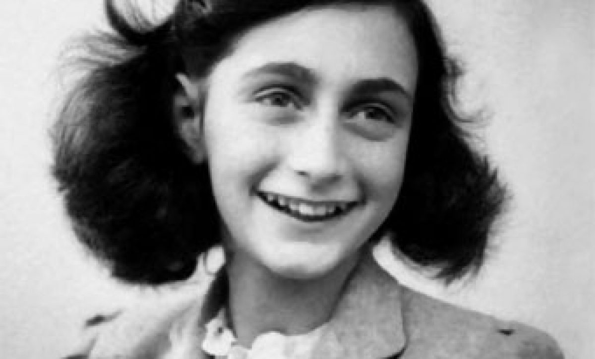 El 12 de junio de 1929 nacía Ana Frank, niña alemana de origen judío, conocida internacionalmente por la publicación postuma de su diario, El diario de Ana Frank. Murió en un campo de concentración y exterminio en 1945.
