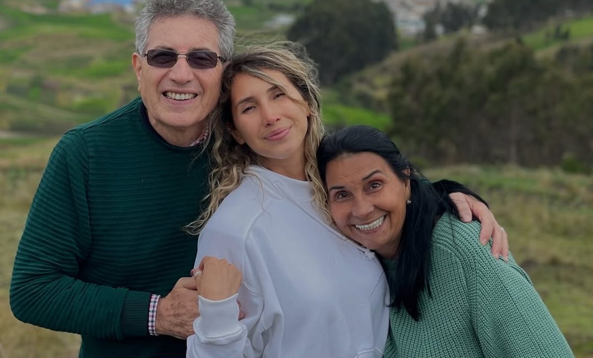 Ana Paula Buljubasich muestra una sonrisa junto a su familia, "intentamos seguir adelante por ti, mamá"