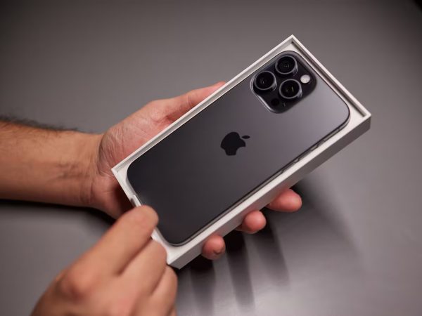 Apple trabaja en un nuevo iPhone curvo fabricado principalmente con vidrio