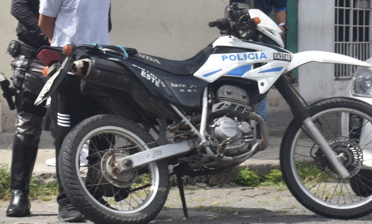 Aprehenden a un hombre por agresión física a su conviviente en Santo Domingo