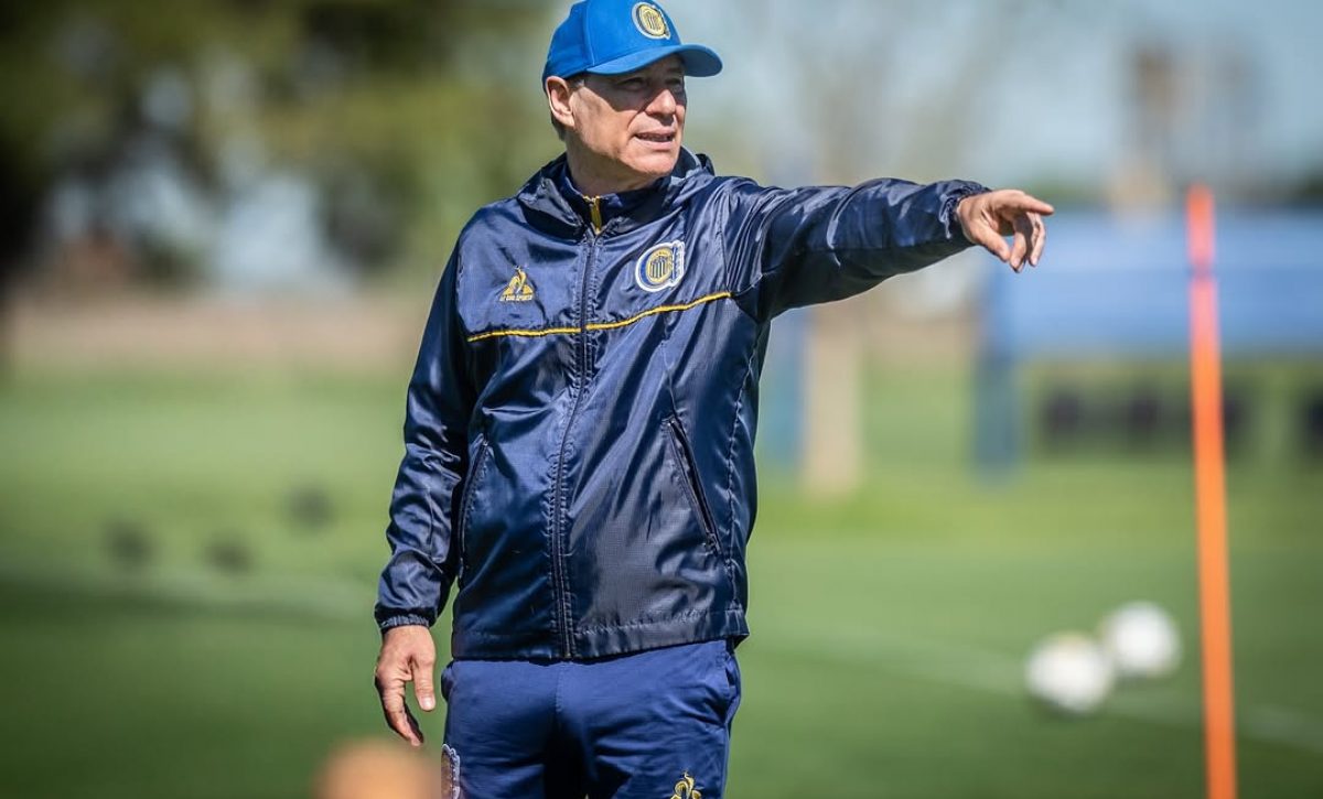 Ariel Holan deja Rosario Central por mutuo acuerdo antes del fin de contrato