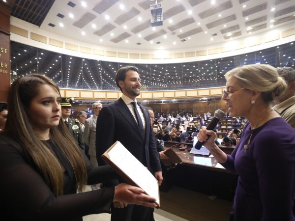 Asamblea Nacional elige a Niels Olsen como presidente para el periodo 2025-2027