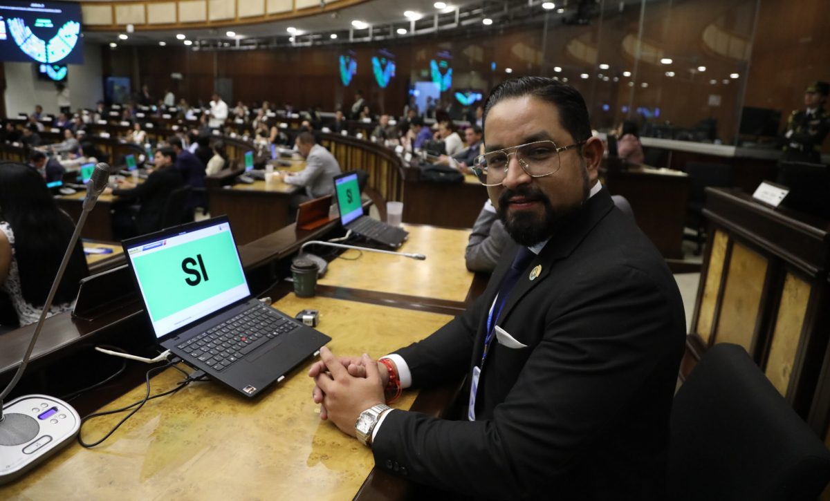 Asambleísta Sergio Peña defiende la ley para fortalecer el IESS y BIESS; afirma que "no privatiza, busca rentabilidad y sostenibilidad”