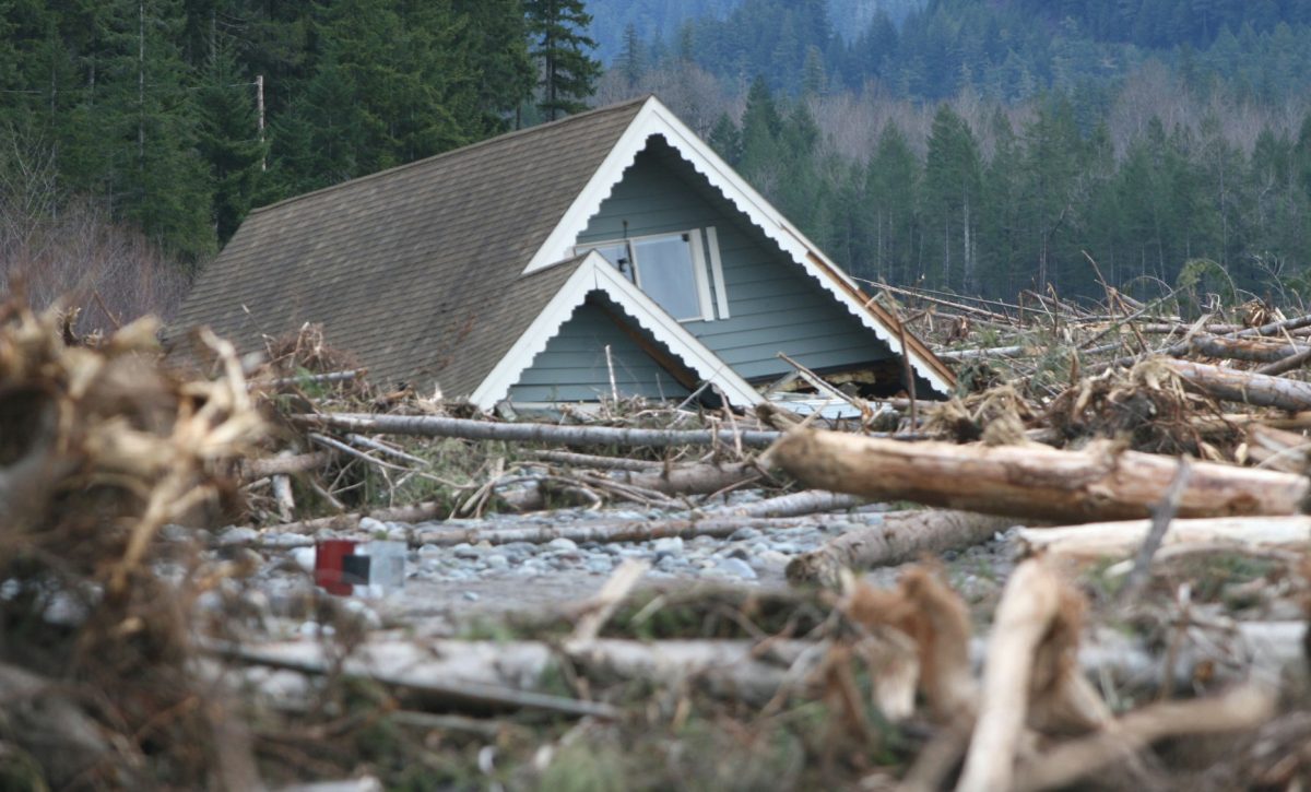 Ascienden a más de 390 los muertos por las lluvias monzónicas en Pakistán e India