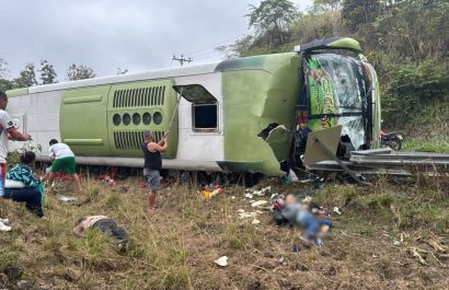 Así fue el accidente del bus de la cooperativa Santo Domingo en la vía Zapallo-Convento
