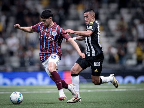 Atlético Mineiro con Alan Franco remonta y derrota 2-1 a Godoy Cruz en Belo Horizonte