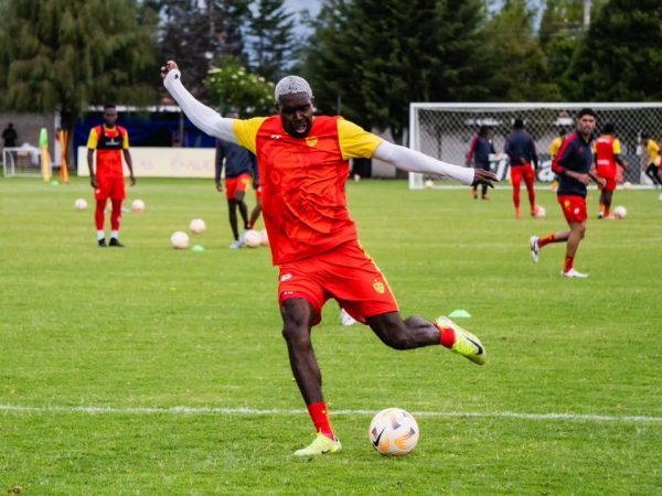 Aucas desmiente negociaciones por Michael Carcelén al fútbol argentino