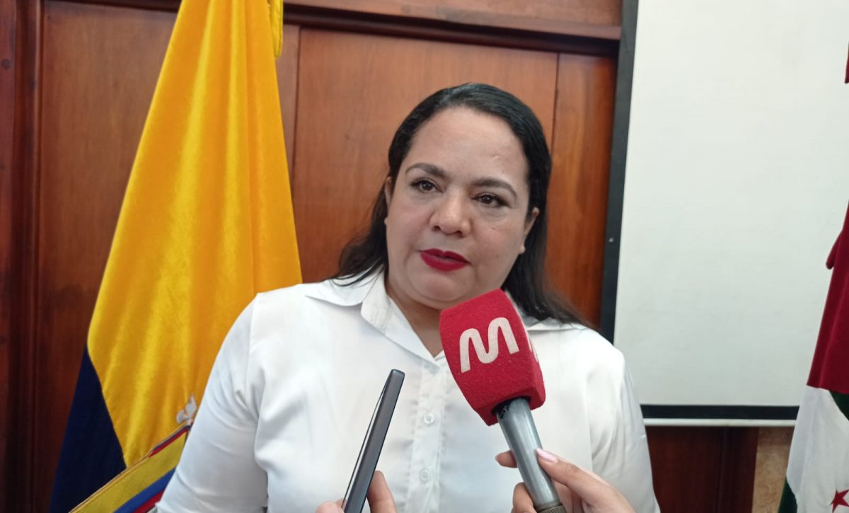 Aurora Valle asume la Gobernación de Manabí con enfoque en seguridad y servicios