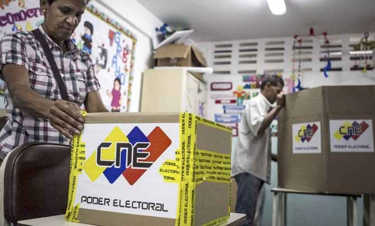 Autoridades electorales anuncian elecciones municipales en plena controversia política.