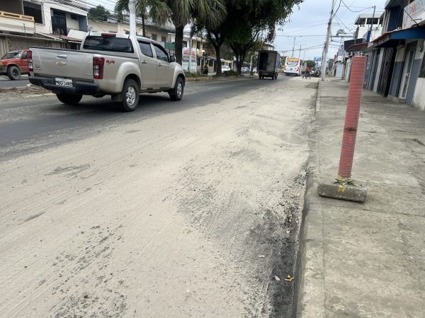 El tramo de lLa avenida del Ejército se mantendrá en esas condiciones hasta que haya asfalto.