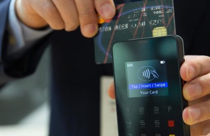 Bancos digitales como Chime, SoFi o MyBambu ofrecen opciones accesibles para ecuatorianos sin Seguro Social, con cuentas que pueden abrirse en línea.