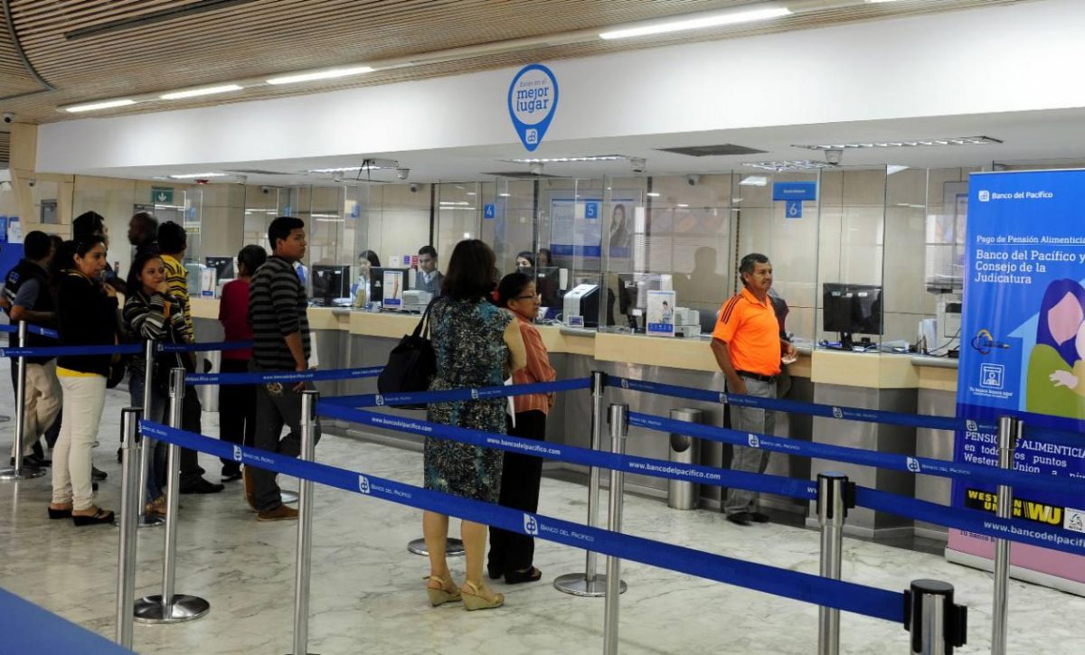 Bancos ecuatorianos adoptan IA para mejorar sus servicios y reducir la morosidad