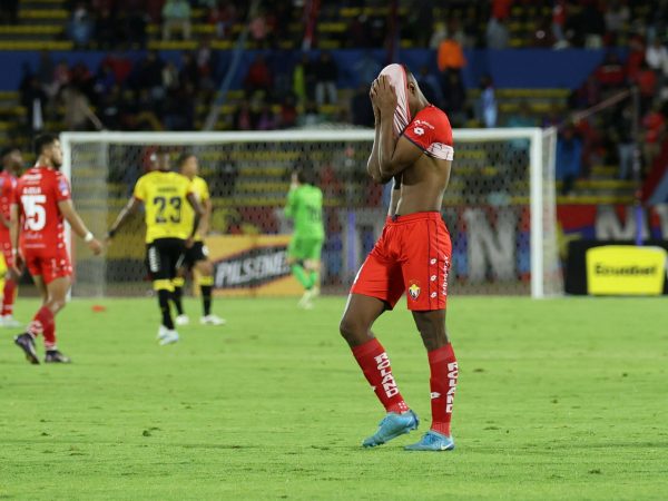 Barcelona SC, El Nacional y Emelec enfrentan sanciones económicas por pirotecnia