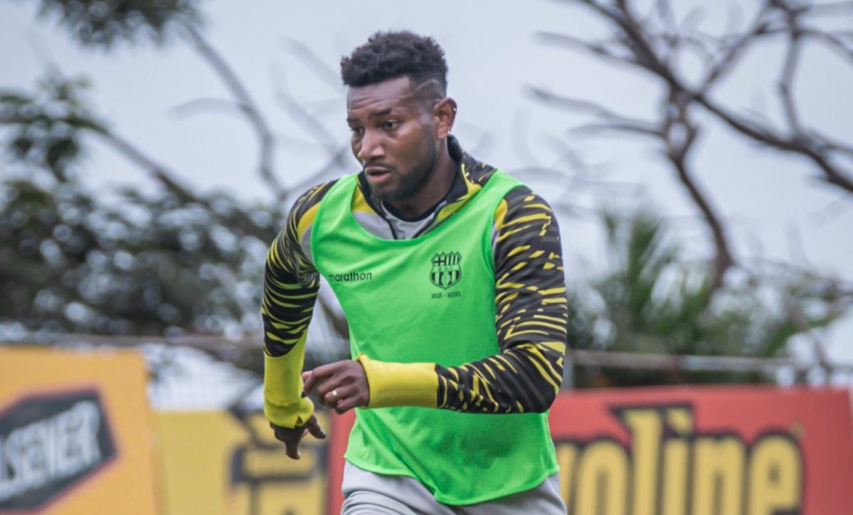 Barcelona SC renueva a Gustavo Vallecilla y tiene varias dudas para medir a Macará