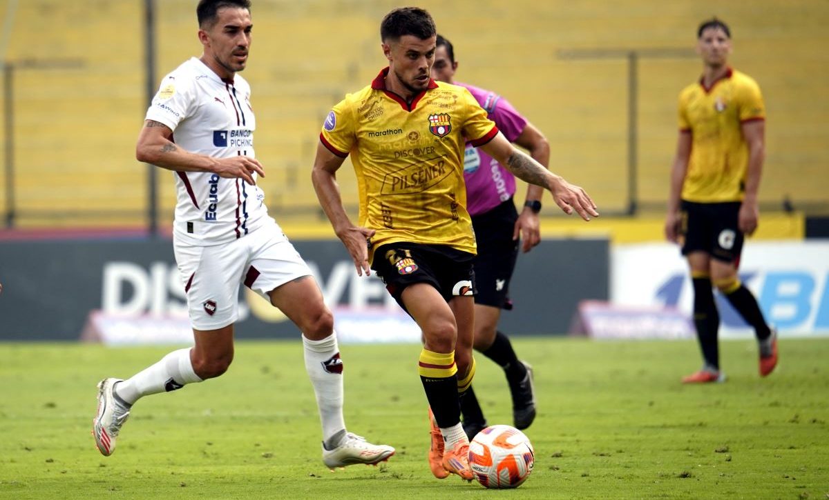 Barcelona y Liga de Quito se juegan hoy su pase directo a la Libertadores.