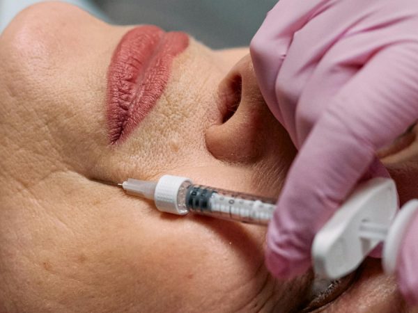 Bioestimuladores de colágeno se ofrecen libremente por redes sociales en Portoviejo, pese a no tener registro sanitario. (Pexels)