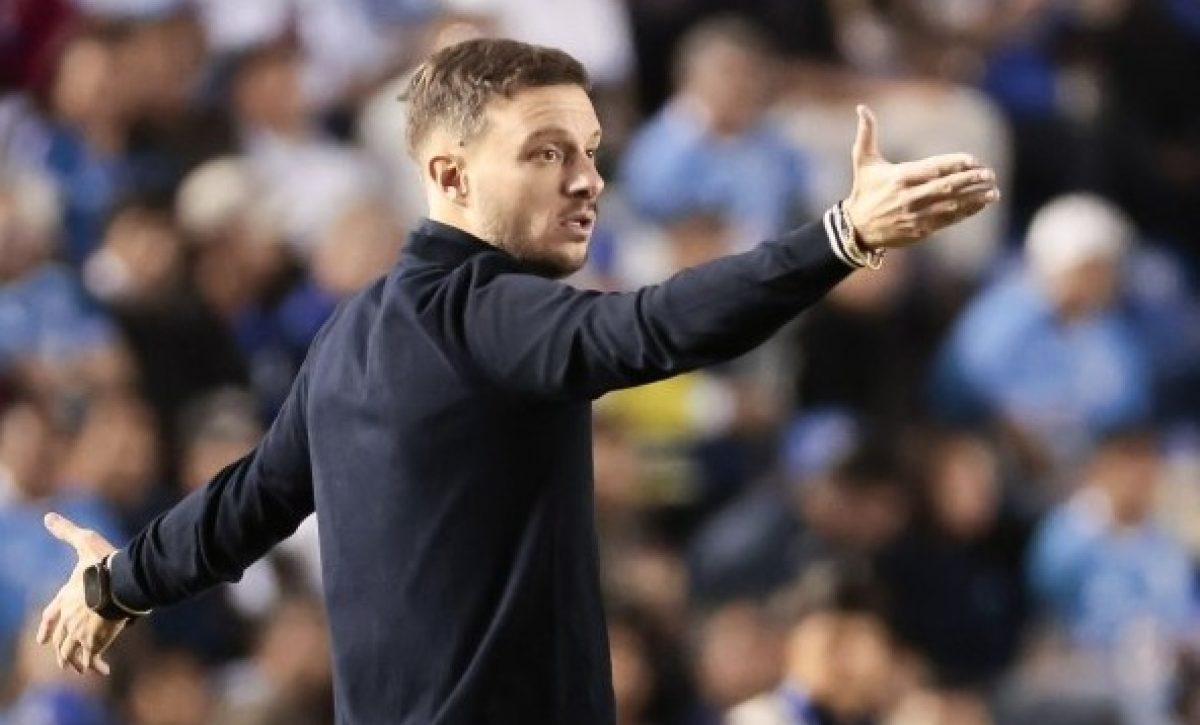 Botafogo anunció este lunes 22 de diciembre la contratación del argentino Martín Anselmi como nuevo director técnico del club brasileño.