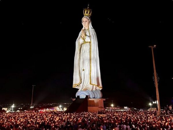 Brasil inauguró una estatua de la Virgen María de 54 metros de altura, convirtiéndo en la escultura religiosa más alta del país.