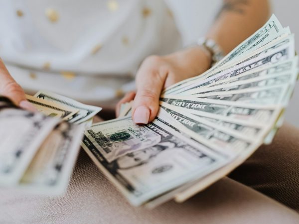 CAF, Banco Internacional, PYMEs, Mujeres Emprendedoras, Ecuador, Financiamiento Verde, Sostenibilidad Ambiental, Inclusión de Género