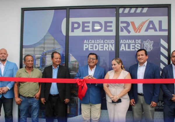 Las autoridades de Pedernales inauguraron el Centro de Revisión Técnica Vehicular.