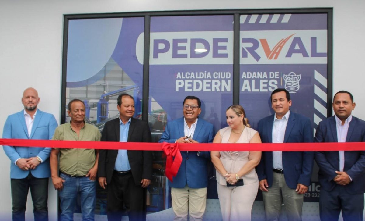 Las autoridades de Pedernales inauguraron el Centro de Revisión Técnica Vehicular.