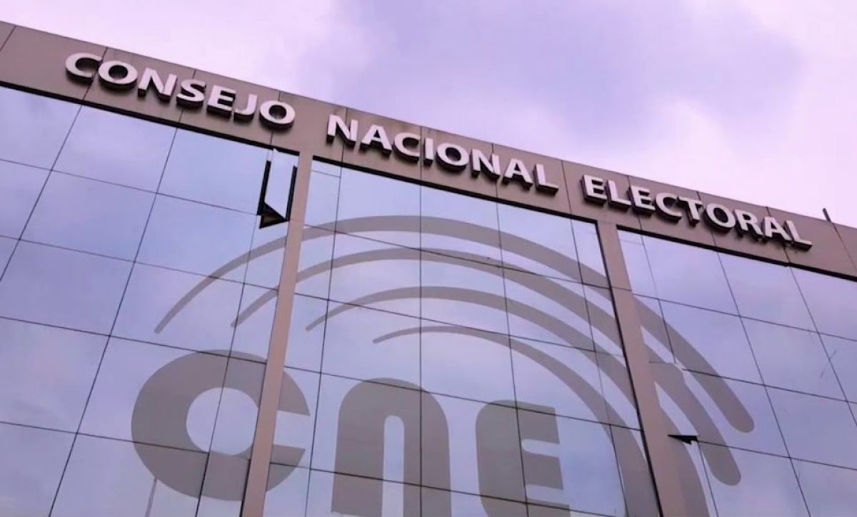 CNE pedirá a la Corte Constitucional que le permita unificar referéndum sobre bases militares y financiamiento a partidos políticos